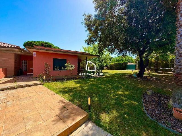 Chalet en venta en Vilobi d´Onyar, de 250 m² 5 habitaciones por 449.500