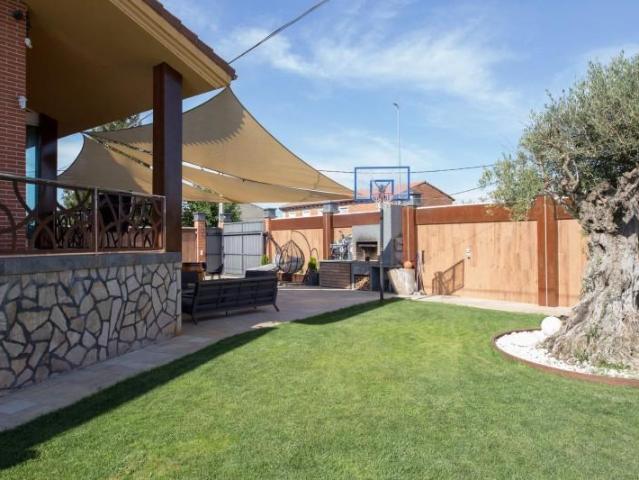 Chalet en venta en Villaturiel, Northern spain
