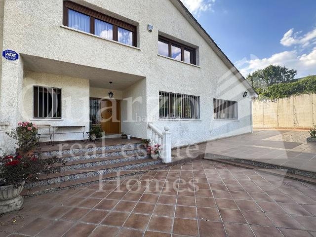 Chalet en venta en Villaviciosa de Odón, Castillo Campodón. En venta espléndido chalet independiente en Urbanización Campodón, Villaviciosa de Odón. Chalets Villaviciosa de.