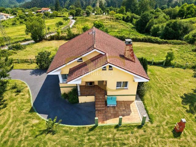 Chalet en venta en Villaviciosa, Quintes Arroes. Casa unifamiliar con finca de 2.100 m en Arroes, naturaleza, tranquilidad y múltiples posibilidades. Chalets.