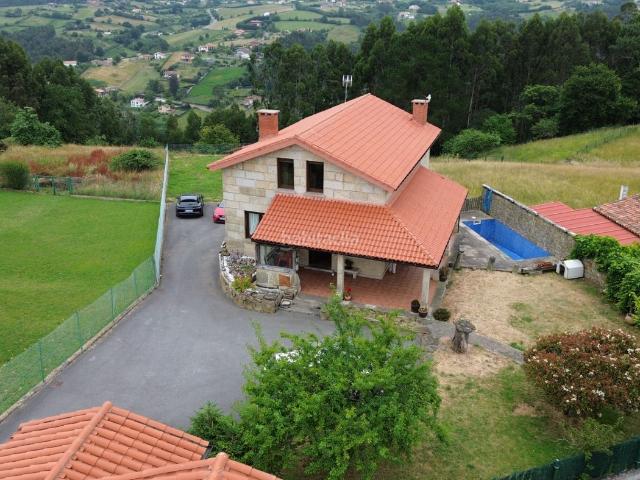 Chalet en venta en Villaviciosa, Quintes Arroes. Chalets.