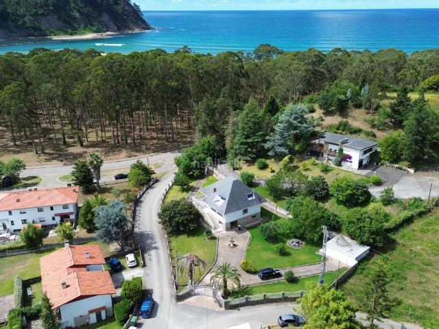 Chalet en venta en Villaviciosa, Selorio Tornón. Casa o chalet independiente en venta en Rodiles, 64. Chalets.