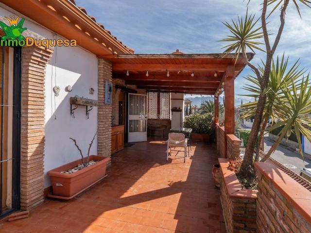 Chalet en venta en Villa de Otura. Chalet con Dorm. en Urb. Molino Alto en Otura. Con Piscina. Chalets Villa de.