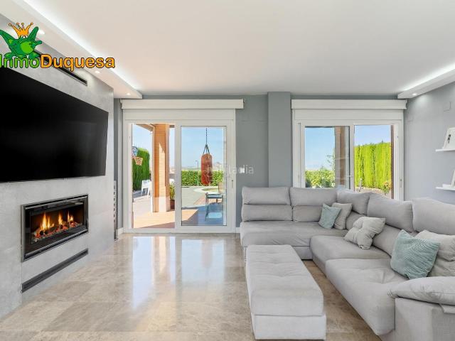 Chalet en venta en Villa de Otura. Chalet en 1 linea del campo de GOLF. Chalets Villa de.