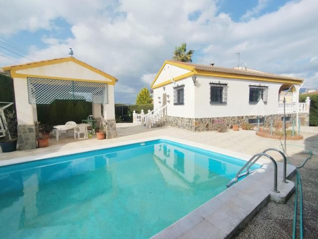 Chalet en venta en Villa de Otura. Chalets Villa de.