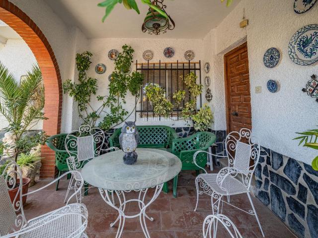 Chalet en venta en Villa de Otura. Se vende chalet en Otura Ur. El Suspiro del Moro, parcela 742 M2. Chalets Villa de.