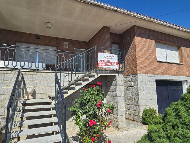 Chalet en venta en Villacastín. Oportunidad en Villacastín. Chalets.