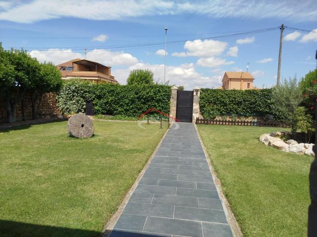 Chalet en venta en Villadangos del Páramo. Chalets Villadangos del.