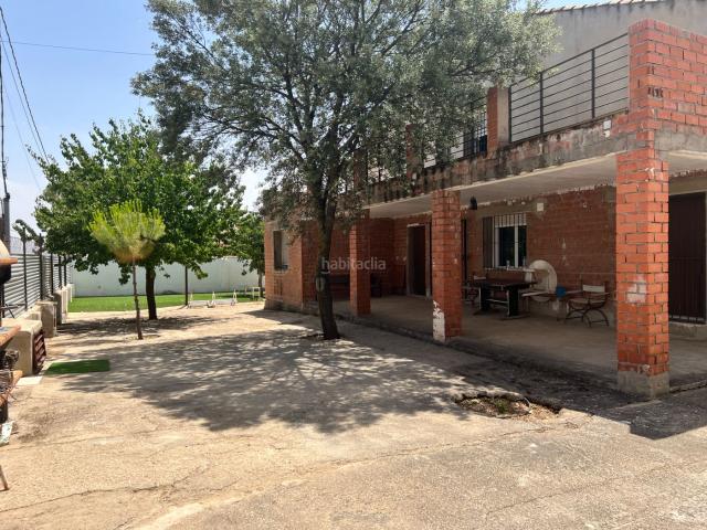Chalet en venta en Villafranca de los Caballeros. Venta de chalet enorme seminuevo. Chalets Villafranca de los.
