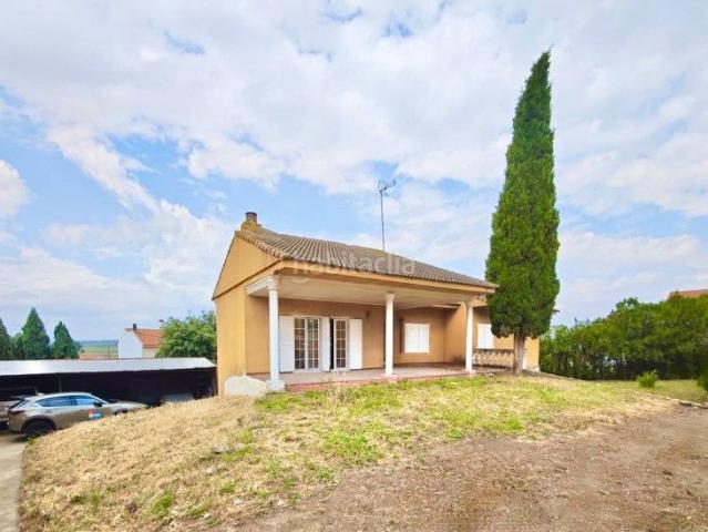 Chalet en venta en Villaluenga de la Sagra. Casa unifamiliar en venta en Villaluenga de la Sagra Toledo. Chalets Villaluenga de la.
