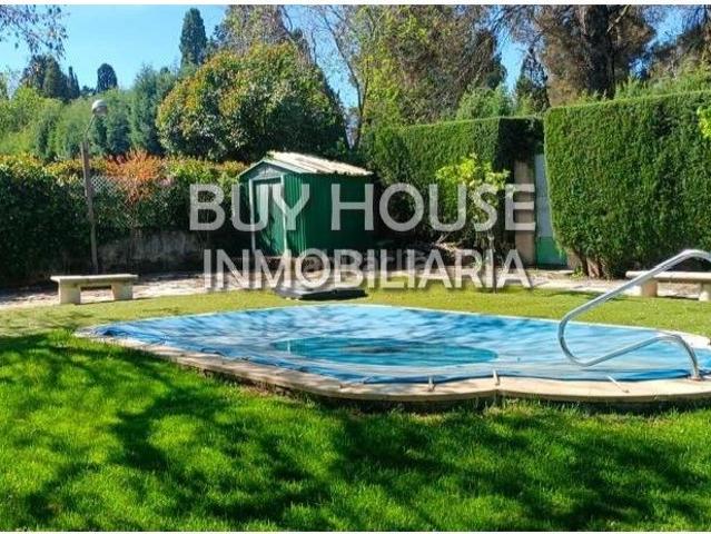 Chalet en venta en Villaluenga de la Sagra. IMPRESIONANTE CHALET INDEPENDIENTE EN VILLALUENGA DE LA SAGRA CON PARCELA DE 1.100 M Y PISCINA DE AGUA SALINA!. Chalets Villaluenga de la.