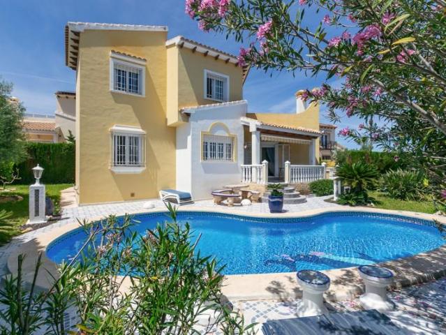 Chalet en venta en Villamartin, Rioja