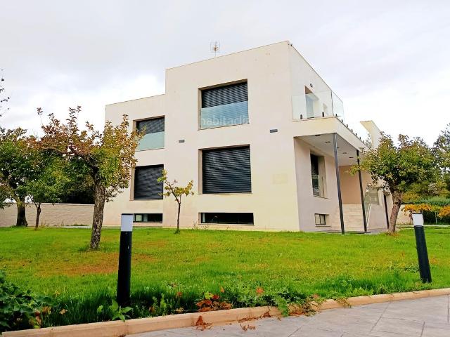 Chalet en venta en Villamayor. Chalets.