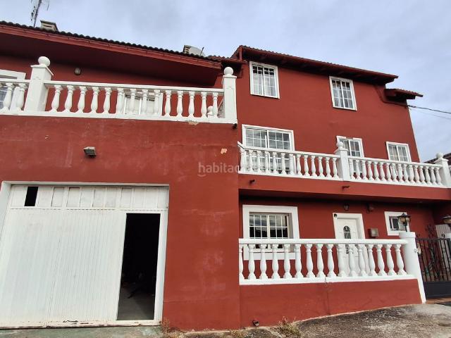 Chalet en venta en Villamediana de Iregua. INCREIBLE CHALET EN VENTA EN VILLAMEDIANA, suelo URBANO 800M2, amplio jardín con piscina y barbacoa. Una edificiación de 500m2, di. Chalets Villamediana de.