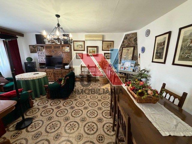 Chalet en venta en Villamiel de Toledo. CON PISCINA. Chalets Villamiel de.
