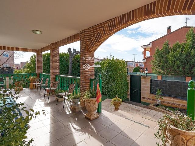 Chalet en venta en Villanueva de la Torre. Chalet independiente con piscina privada en Santa Águeda Villanueva de la Torre. Chalets Villanueva de la.
