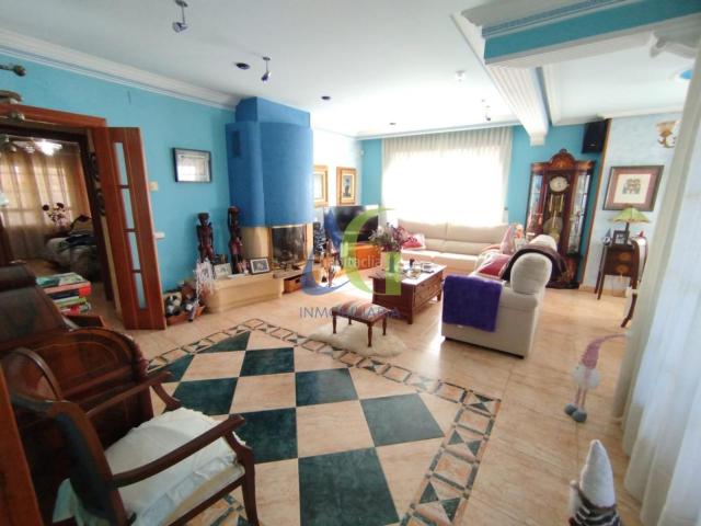 Chalet en venta en Villaquilambre. Chalets.
