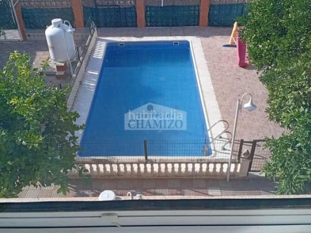 Chalet en venta en Villar de Rena. GRAN CASA UNIFAMILIAR CON GARAJE PARA DOS VEHICULOS, PATIO Y PISCINA. Chalets Villar de.