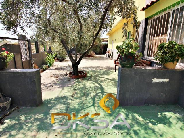 Chalet en venta en Villarreal Vila real, Avenida Alemania Italia. Espectacular chalet rústico con piscina, 6 habitaciones y 331 m2 construidos en Partida Pinella. Chalets Villarreal Vila.