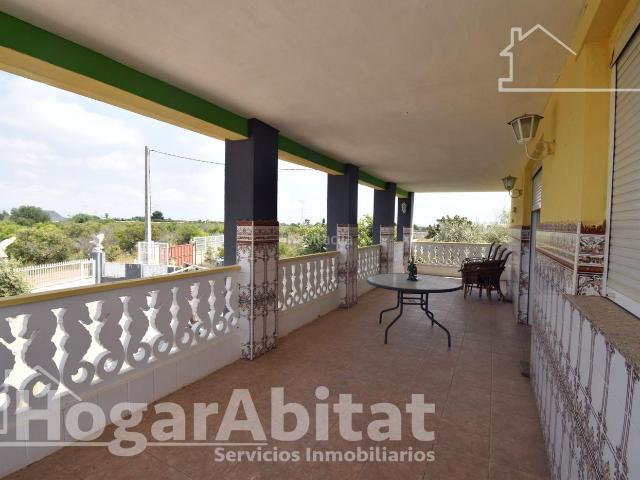Chalet en venta en Villarreal Vila real, Madrigal. CHALET RÚSTICO CON PISCINA, TERRAZA Y PARKING. Chalets Villarreal Vila.