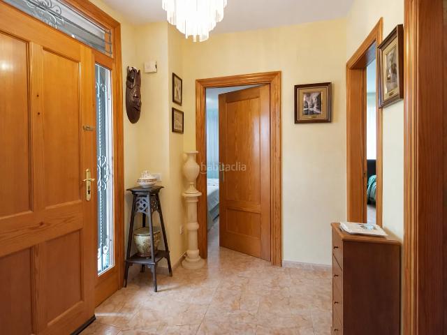 Chalet en venta en Villarreal Vila real, Madrigal. ¡Encantadora Villa!. Chalets Villarreal Vila.