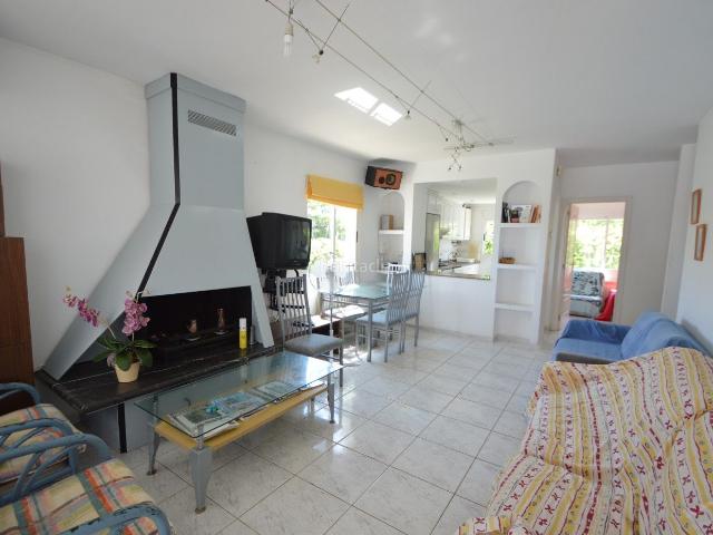 Chalet en venta en Vinaròs, Costa Norte. Dos chalets pareados con piscina. Chalets.