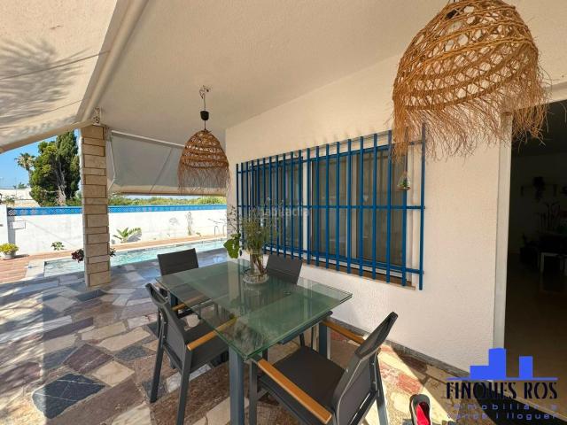 Chalet en venta en Vinaròs, Costa Norte. ESPECTACULAR CHALET INDEPENDIENTE EN VENTA. Chalets.