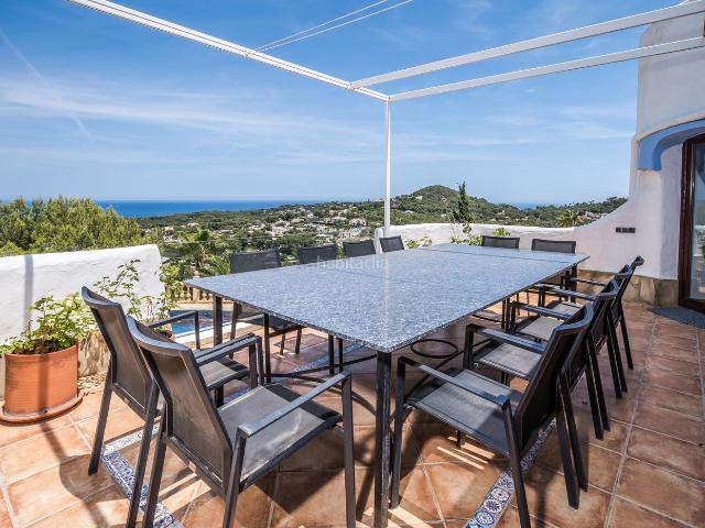 Chalet en venta en Xàbia, La Granadella Costa Nova. Villa ibicenca con carácter y vistas al mar ubicada en Costa Nova Panorama, Jávea. Chalets.