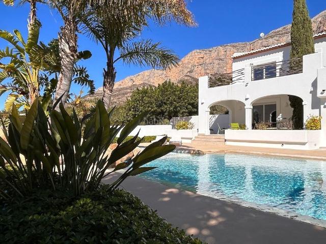 Chalet en venta en Xàbia, Montgó Ermita. Espectacular villa de estilo ibicenco con fantásticas vistas. Chalets.