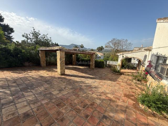 Chalet en venta en Xàbia, Partida Comunes Adsubia. CHALET DE 400M2 CON PISCINA. Chalets.