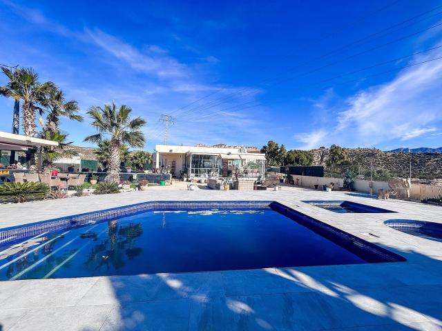Chalet en venta en Xixona. Chalets.