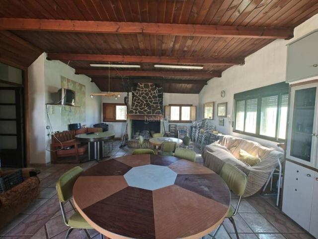 Chalet en venta en Yátova. Finca rústica en Yátova. Chalets.