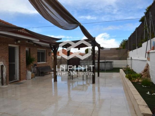 Chalet en venta en Yebes, Castilla la mancha