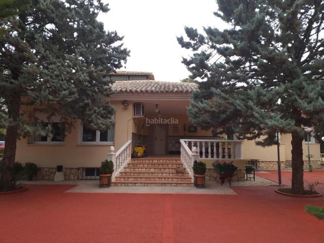 Chalet en venta en Yecla. CHALET INPRESIONANTE CON PISCINA EN YECLA. Chalets.