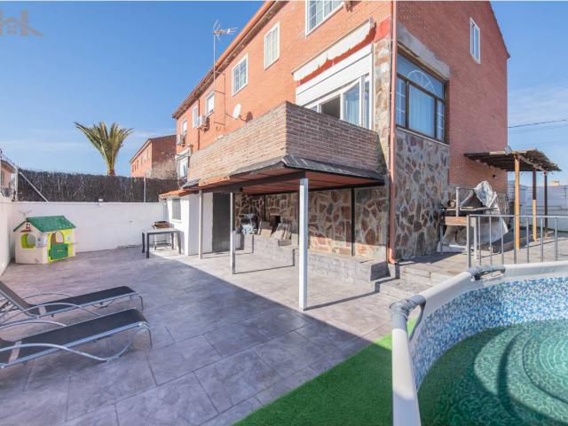 Chalet en venta en Yeles