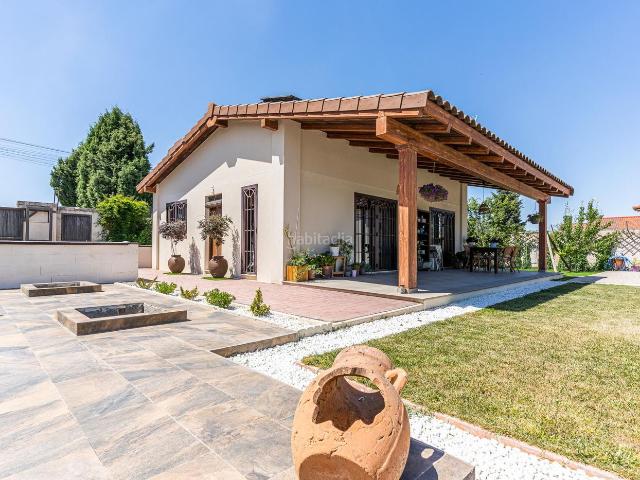 Chalet en venta en Yuncos. Chalet individual en una sola planta. Chalets.