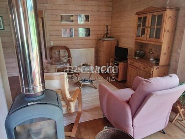 Chalet en venta en Zeanuri. CASA DE MADERA SOBRE CIMIENTOS DE HORMIGÓN. TERRENO IDEAL. Chalets.