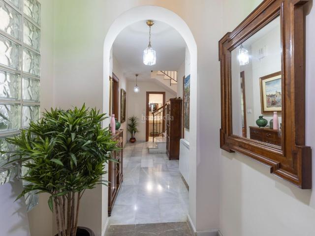 Chalet en venta en Zubia La, La Zubia Ciudad. Chalet pareado con piscina, jardín y bonitas vistas a Granada en La Zubia. Chalets Zubia.