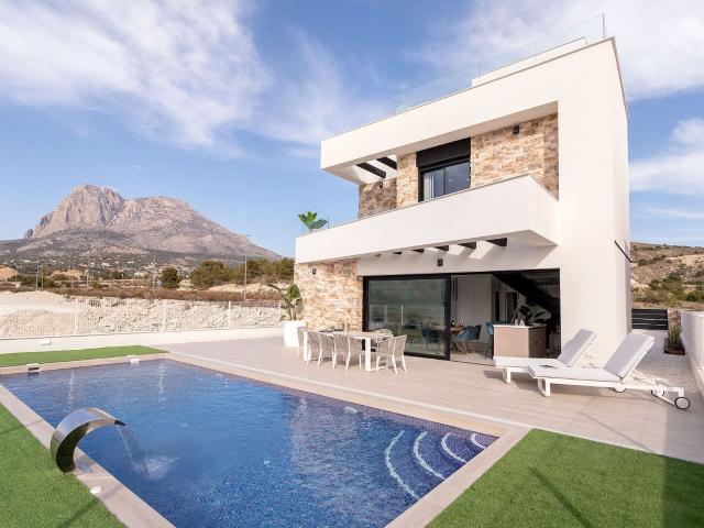 Chalet en venta. FINESTRAT