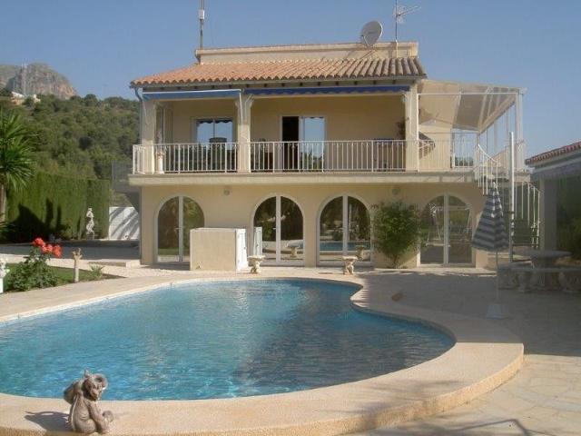 Chalet en venta. LA NUCíA