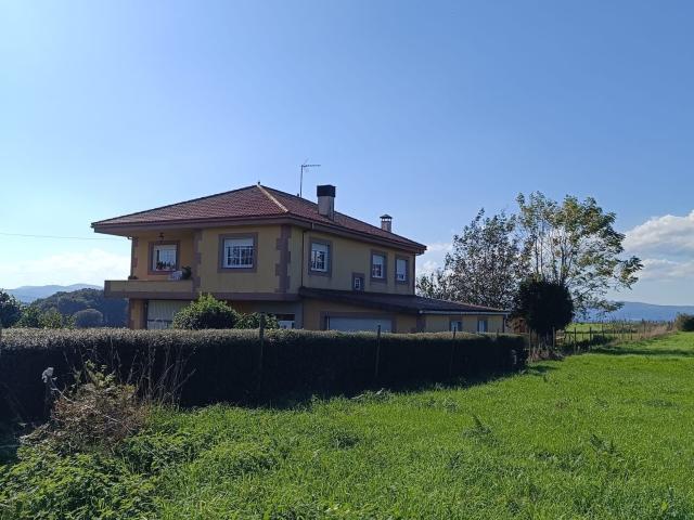 Chalet en venta. LALíN