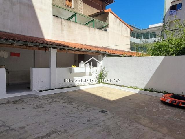 Chalet en venta. LAREDO