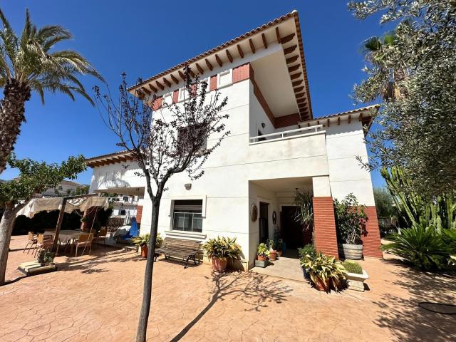 Chalet en venta. Monovar Monover