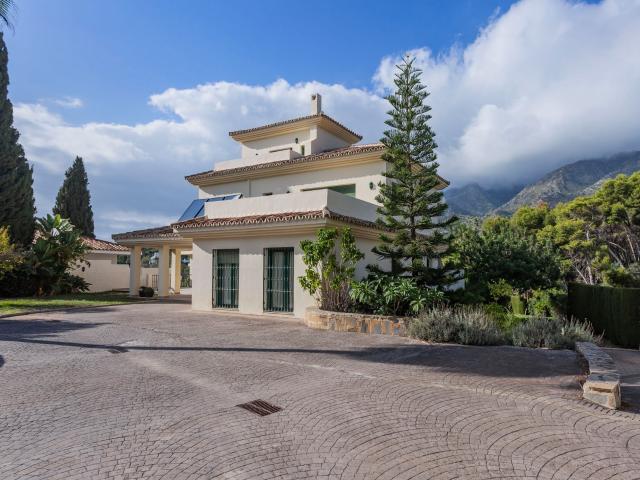 Chalet en venta. MARBELLA