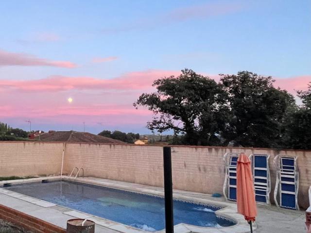 Chalet en venta. SAN ROMáN DE LOS MONTES