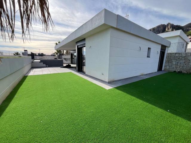 Chalet en venta. POLOP DE LA MARINA