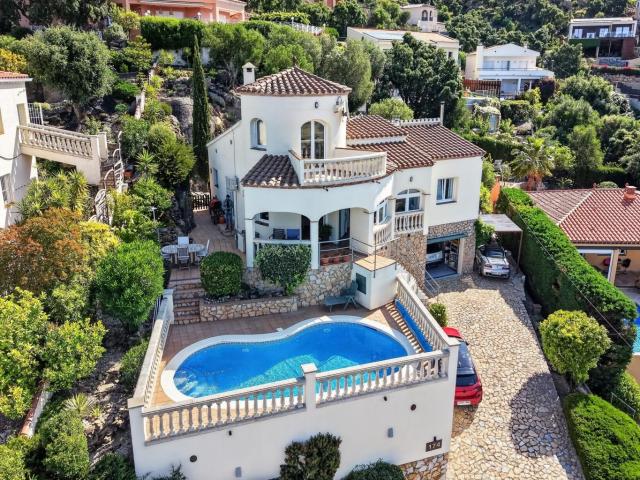 Chalet en venta. PALAU SAVERDERA