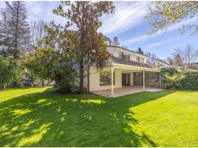 CHALET EN VENTA PAREADO EN LA ZONA DE PUERTA DE HIERRO
