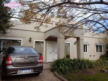 Chalet en Venta Parquemar de Miramar Retasado a U S 4 Habitaciones 3 Banos Apto Credito
