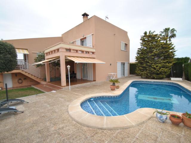 Chalet en venta. TORREVIEJA